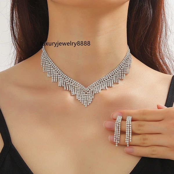 

designer jewelry full diamond collarbone necklace earrings set claw chain rhinestone tassel minimalist dress versatile necklace for women, Silver