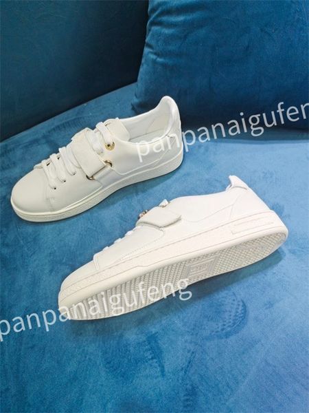 

2023 luxury womens designer small white shoes sneakers fashion thick sole heightening style design ladies female casual shoes, Black