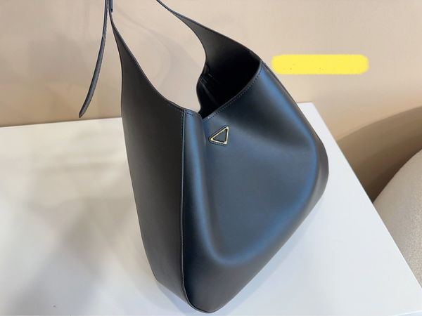 

2023 new underarm bag large capacity commuter crossbody versatile casual bag fashion trend women's bag