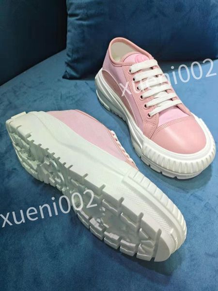 

2023 new luxury designer shoes vintage plaid canvas sneakers man woman outdoor platform casual shoes couples trainers, Black