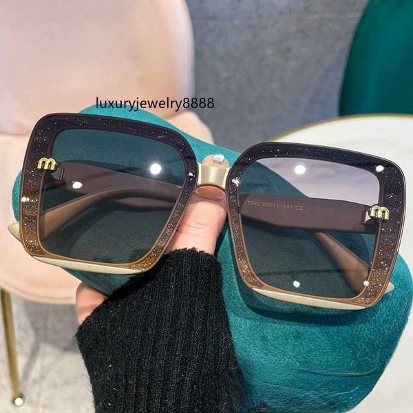 

2023 new spring m home mui street sminimalist classic sunglasses windshields 7703, White;black