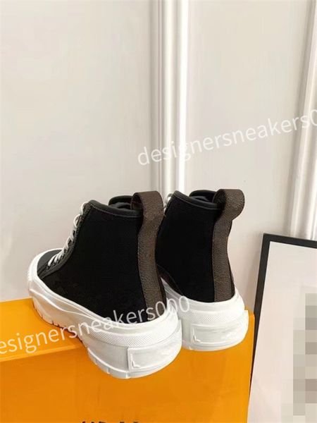 

2023 luxury spring season men womens casual shoes sneakers trend reflective upper fashionable mens women sports shoes, Black