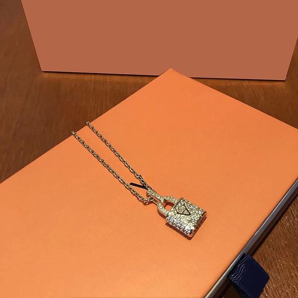 

new s925 silver small lock necklace for women's fashion, small style charm pendant, sweet and cool collar chain with jewelry gifts