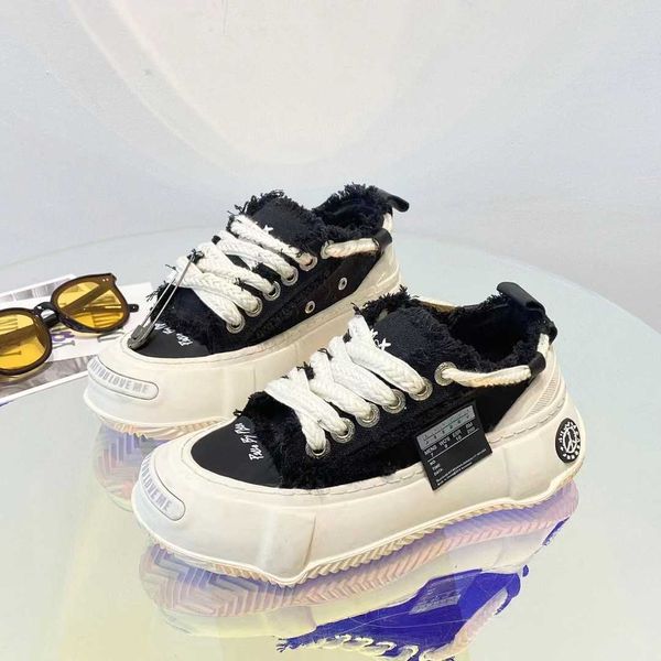 

vanness wu xvessel the same type of black and white canvas shoes 2023 xia lady beggar shoes casual