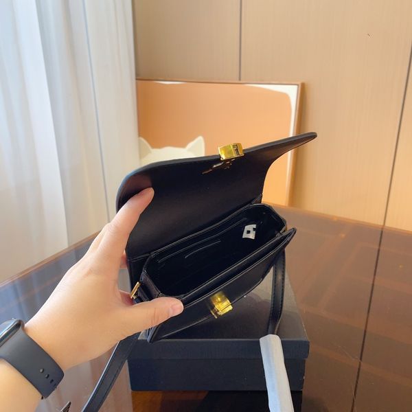 

bag for women in 2023 summer new fashion one shoulder small square bag, foreign style crossbody bag