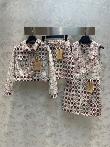 

2023 women's jackets fashion luxury brand new women turn down collar letter pattern long sleeve loose jacket women zip up casual design, Black;brown