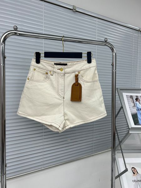 

fashion brand 2023 summer women's solid colour denim shorts with leather tags fashion high waist casual pockets shorts, White;black
