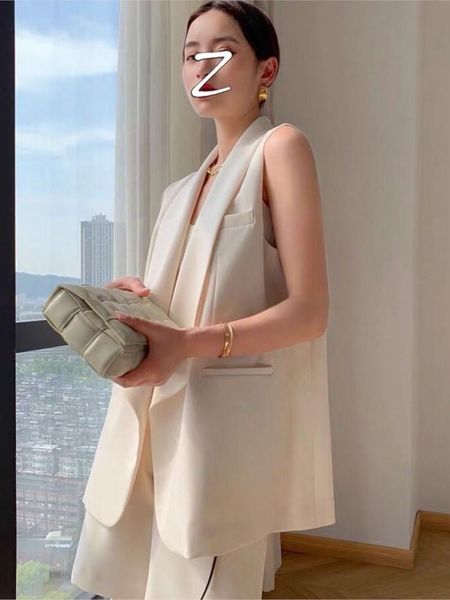 

dress 2022 new french temperament twopiece sleeveless vest small suit office ladies shorts suit women's fashion women blazer sets, White