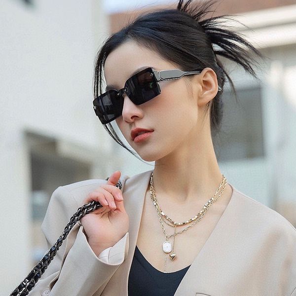 

2023 fashion queen exclusive selling new style square fashion cool appearance design women's gray black khaki sunglasses daily wear cas, White;black
