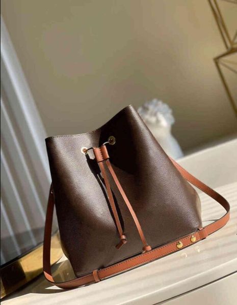 

1 -1high qaulity women shoulder evening bags fashion lady leather handbags purses designer luxury bucket bag drawstring wallet ezkz