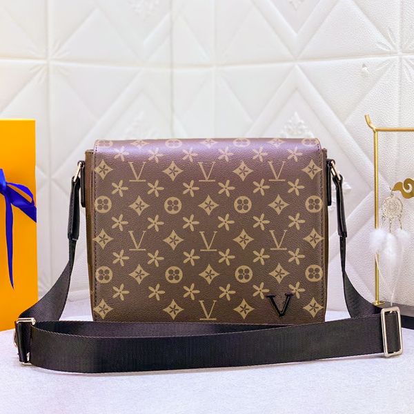 

m46255 n42710 man mini district messenger bag womens luxurys tote handbag clutch embossed bag mens designer black flower crossbody leather s