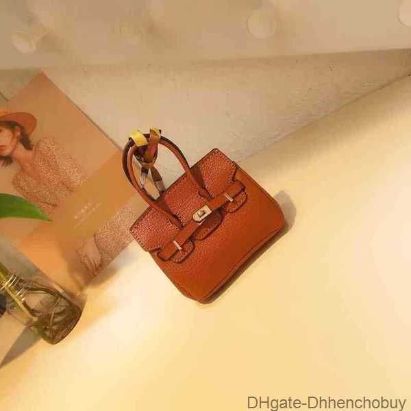 

keychains h the same mini bag pendant cute simulation leather earphone lipstick fashion car key chain female t220909 ubto, Silver