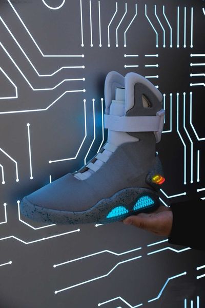 

2023 limited sale automatic laces shoes air mag sneakers marty mcfly's led back to the future glow in the dark gray mcflys man sports, Black