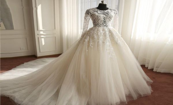

elegant long sleeve ball gown wedding dresses bridal gowns sheer neck lace appliqued sequins long train plus size robe de mariee c4464463, White