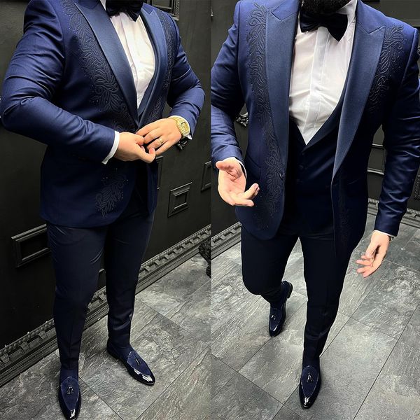 

fashion men groom tuxedos slim fit appliques wedding groom tuxedo business formal suits 3 pieces set custom homme blazer pants vest, Black;gray
