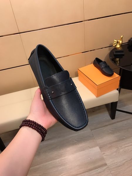 

2023 the latest men's flat casual ports white shoes leather material comfortable upper feet soft soles versatile youth size35-41 hy0623, Black