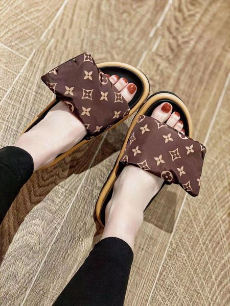 

designer slippers brand man slides black scuff models flat sandals pool pillow mules sunset padded front strap mule women fashion slide size