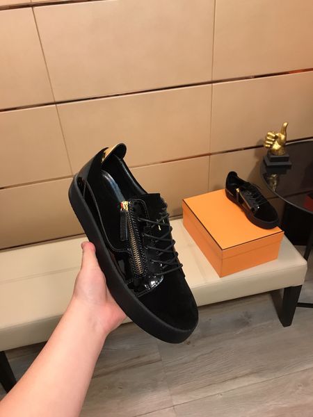 

2023 the latest men's flat casual ports white shoes leather material comfortable upper feet soft soles versatile youth size35-41 hy0629, Black