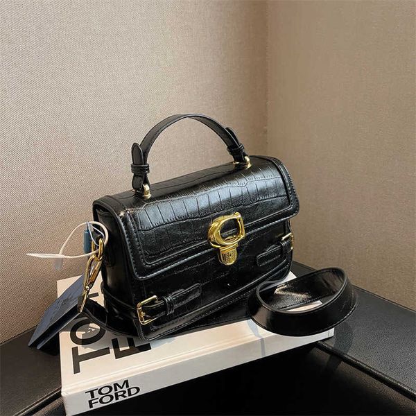 

women's bag crossbody bag 2023 crocodile pattern live broadcast small square bag versatile and advanced heavy industry korean version c
