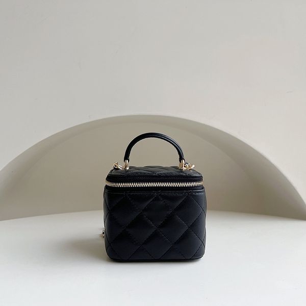 

designer small vanity with chain luxury makeup bag 11cm lambskin crossbody bag high imitation handbag with box zc069