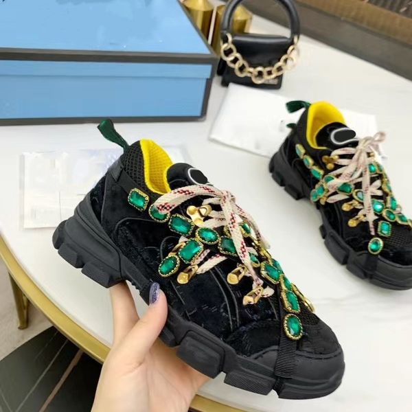 

2023 designer shoes flashtrek sneakers with removable crystals oversize outdoor hiking boots ankle booties men trainer mountain 07, Black
