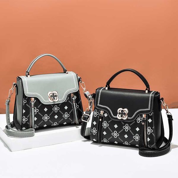 

new fashion shoulder bag women's fashion printed messenger bag pu soft leather women's bag temperament portable bag