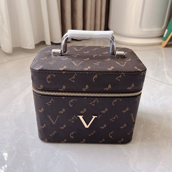 

cosmetic bag designer bag luxury makeup bag letter design bag temperament versatile fashion style large capacity makeup bag box