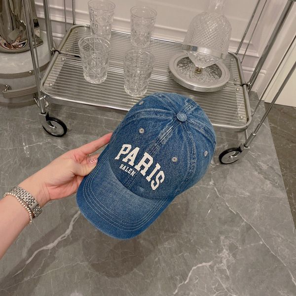 

new high beauty bb sports baseball cap, male and female designer beanie hat, versatile commuting couple, sunshade cap, Blue;gray