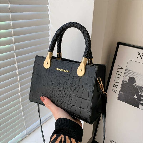 

popular crocodile pattern portable women's bag versatile small square bag spring new bag women's fashion one shoulder messenger ba