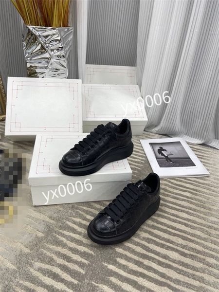 

2023 new luxury brand womans quality classics sneaker casual shoes trainers dress shoes leather breathable open for change outdoor sports sn, Black