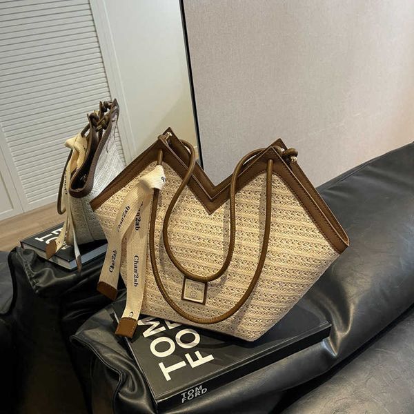 

beach bags and large capacity woven bag for women in 2023 new fashionable textured shoulder vegetable basket commuting tote
