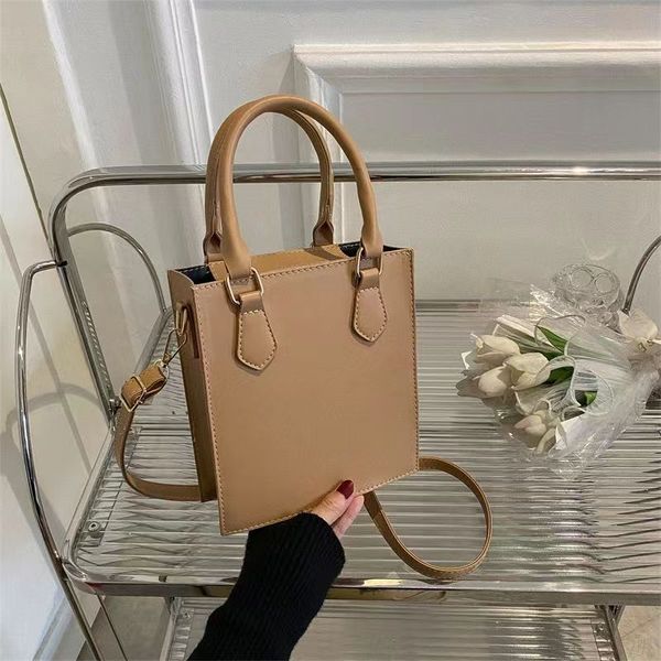 

package designer performance to meet the luxurious temperament show female charm a designer bag of the 2023 luxury products female bag