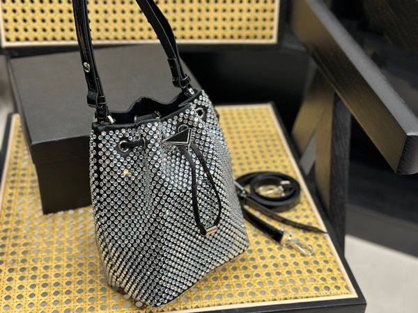 

2023 new design sense rhinobar drawstring diamond check bucket bag cute fashion trend luxury compact practical party essential