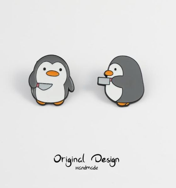 

cartoon cute animal enamel brooch grey fun knife penguin alloy pins badge clothes accessories personality jewelry gifts for kid8740739, Blue