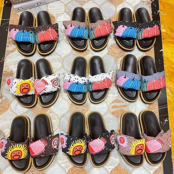 

designer shoes couple letter print slippers sunflower pumpkin print slippers for men and women's anti slip thick sole slippers beach we, Black