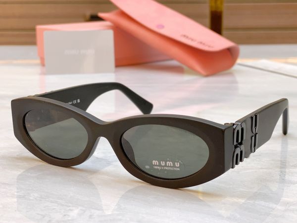

jindian brand miu sunglasses, male and female designers, luxurious metal frame, gradient glass lenses, beach sunshade sunglasses, White;black