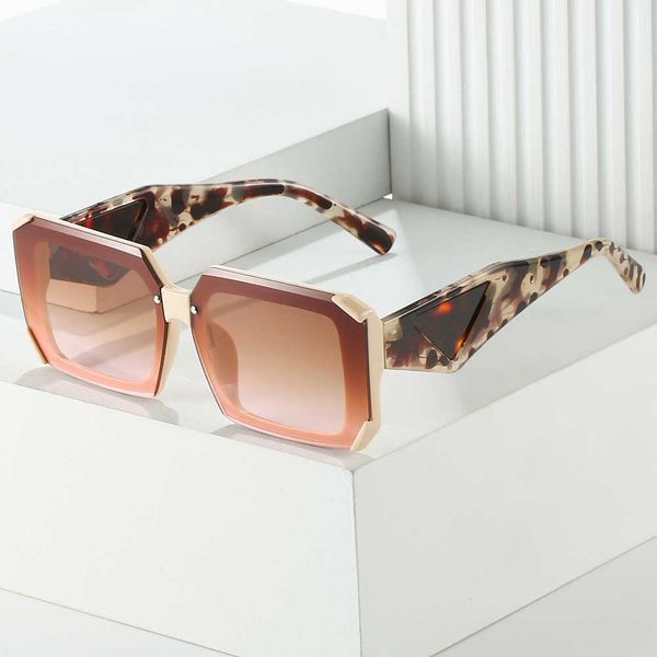 

new fashion box pra with avant-garde personality show light luxury ins network red trend sunglasses, White;black