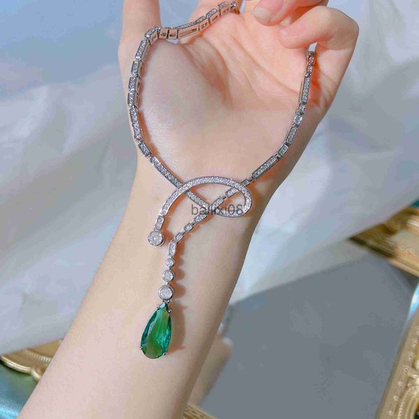 

pendant necklaces luxury micro-inlaid pear-shaped simulated emerald pendant neckles with sparkling water drop design neckle for women j23062, Silver