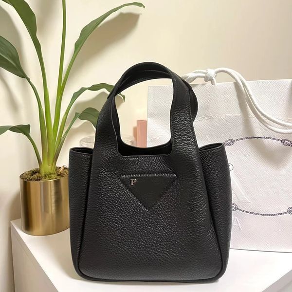 

luxury designer pochette triangle handbag toiletry kits womens handle bag tote prad bags clutch genuine leather cross body men hobo wallets