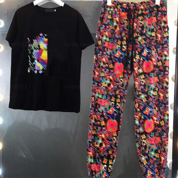 

designers t shirt suit outdoor sports two piece set women bear logo print round neck tshirt classic pattern print casual pants designer trac, White