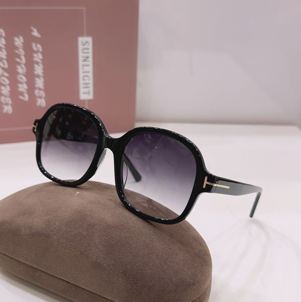 

fashionable tomford sunglasses for men and women, trendy and tall eyewear for street pgraphy, uv resistant, White;black