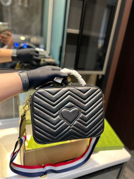 

2023 portable leather large love messenger bag brand new shoulder bag gift bag box leather camera bag fashion with women's kqput