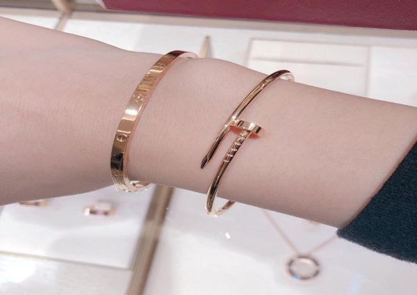 

c classic narrow version diamond bracelet simple fashionable never out of date lady bracelet highend quality5518500, Red;blue