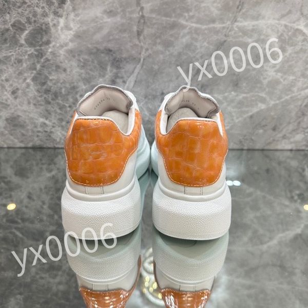 

2023 new luxury designer casual shoes for men's womens white natural grey cream black burgundy purple mens sports sneakers trainers