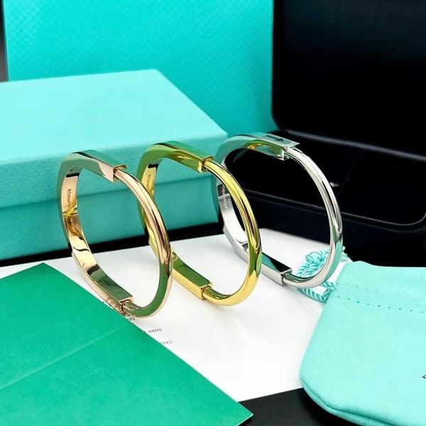 

tiffay u-shaped lock bracelet with irregular square tube color matching personalized and fashionable simple titanium steel, Black