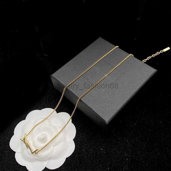 

designers gold necklace letters pendant love necklaces luxurys designer pearl bracelets for women fashion jewelry with box 2211047z, Silver