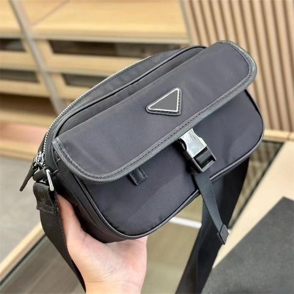 

2023 mens camera bags designer bag men crossbody bag single shoulder smartphone cross body small flap nylon 5a