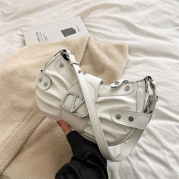 

designer bag 2023 handbag heavy industry rivet new shoulder v fold crescent underarm for women