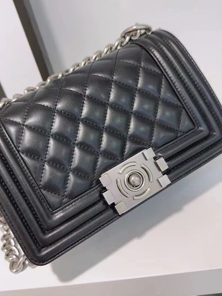 

luxury designer women shoulder bag diamond lattice chain high grade caviar black sheepskin messenger bag