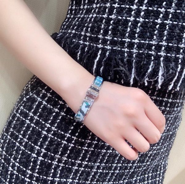 

2020 fashion highquality ladies bracelet daily matching dress accessories the hard bracelet for dinner party xvc36989076, Black